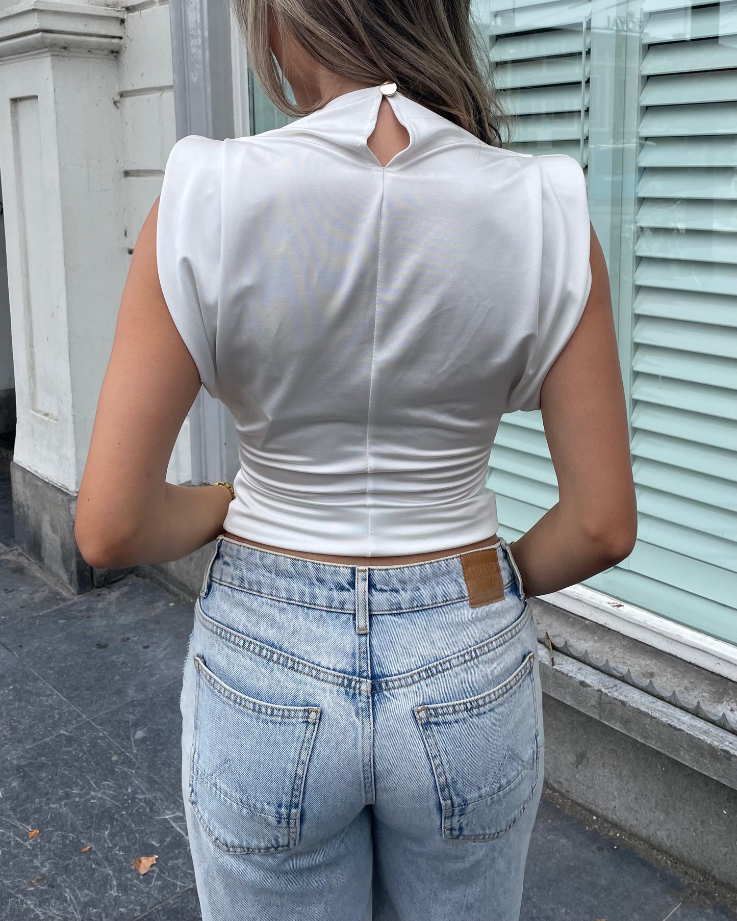 Top padded shoulder wit